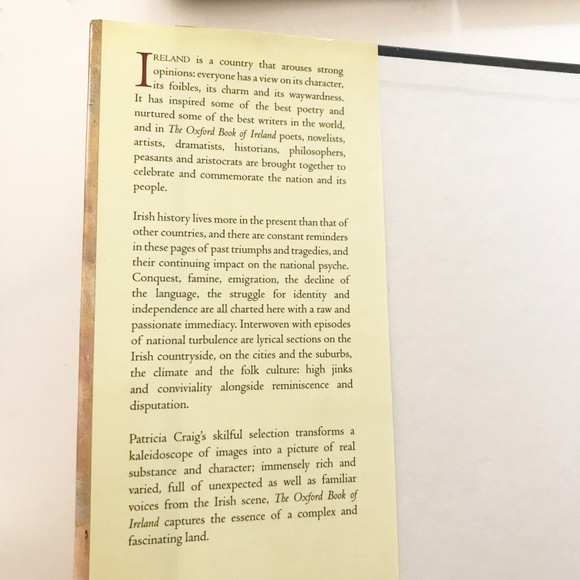 NWT The Oxford Book of Ireland by Patricia Craig - Picture 3 of 5